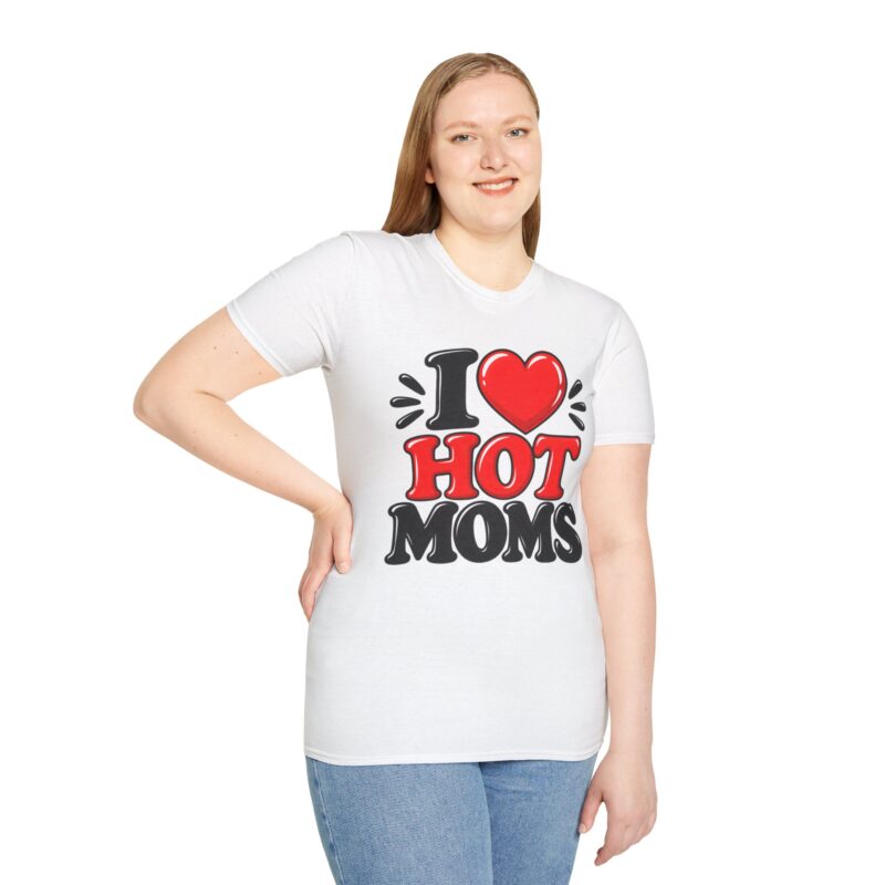 I love Hot Moms T-Shirt Funny Retro Graphic Tee